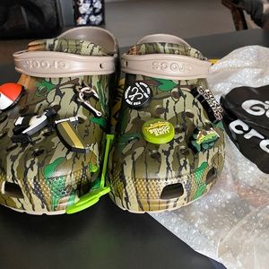 NEW, Men’s Size 12 Luke Combs Crocs